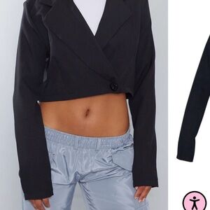 PrettyLittleThing Cropped Blazer